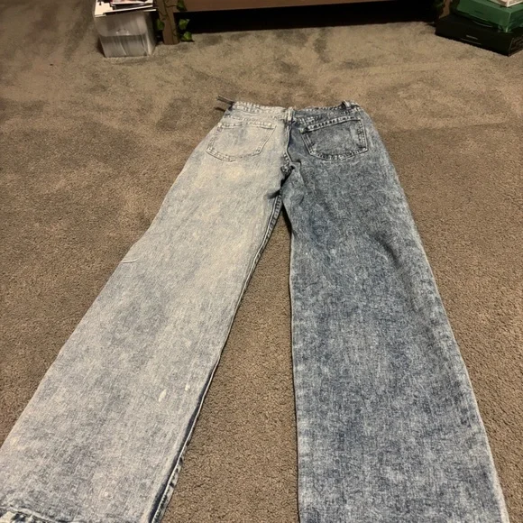 Colorblock High Rise Ripped Jeans - Picture 2 of 3